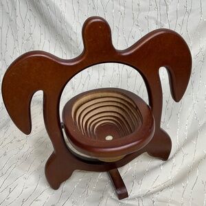 Accordion cut turtle